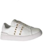 White&Studs